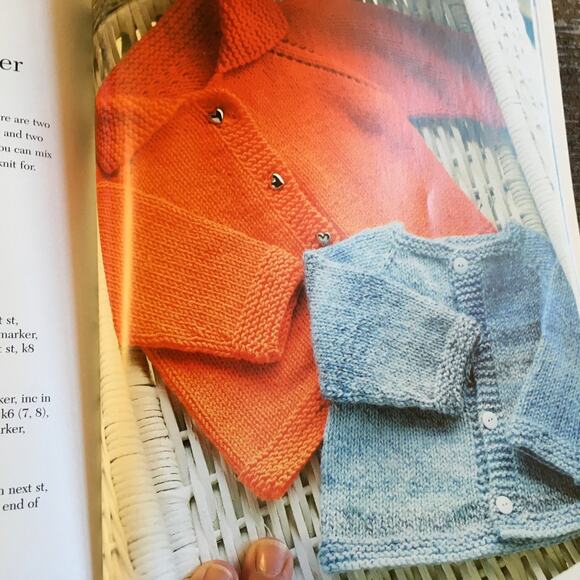 Fashionable Projects For The New knitter Knitting Pattern Book Beginner Wool - Picture 6 of 8